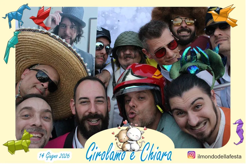 Una stampa del photobooth con la cornice del matrimonio del 14 giugno